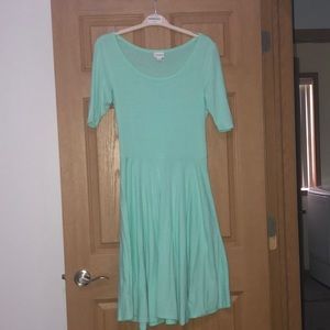 LuLaRoe Nicole size L in mint